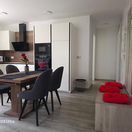 Prima Countryside Apartments Жировница Экстерьер фото