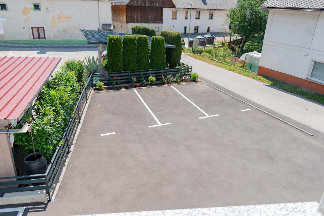 Prima Countryside Apartments Жировница Экстерьер фото